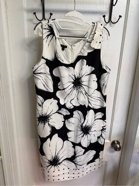 Talbots size 14 Black and White Floral Shift Dress